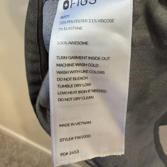 FIGS Catarina One-Pocket Scrub Top - Picture 5 of 5